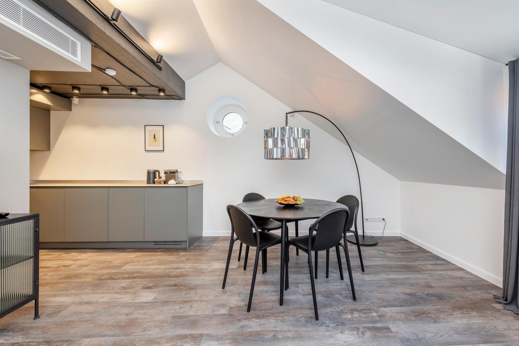Artsy Exclusive Old Town Residence Gallery Walk VNO Kamer foto